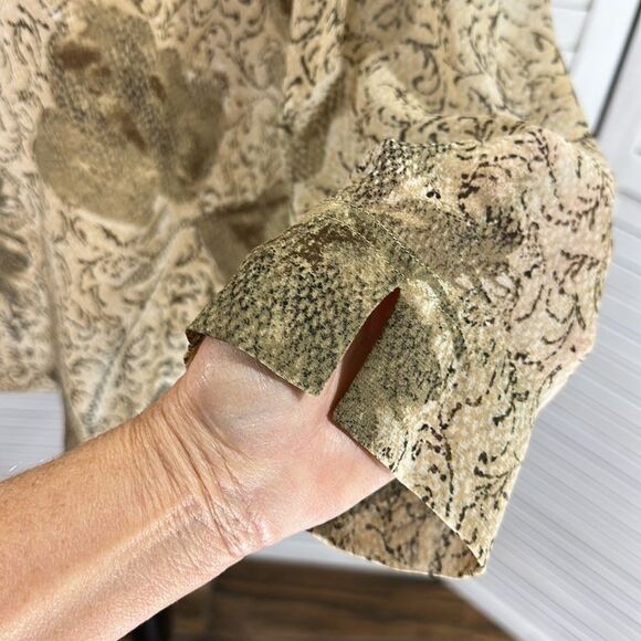 Chico's Tunic Top Size 1 (8) Gold Glam Kanya 100% Silk - Picture 10 of 13